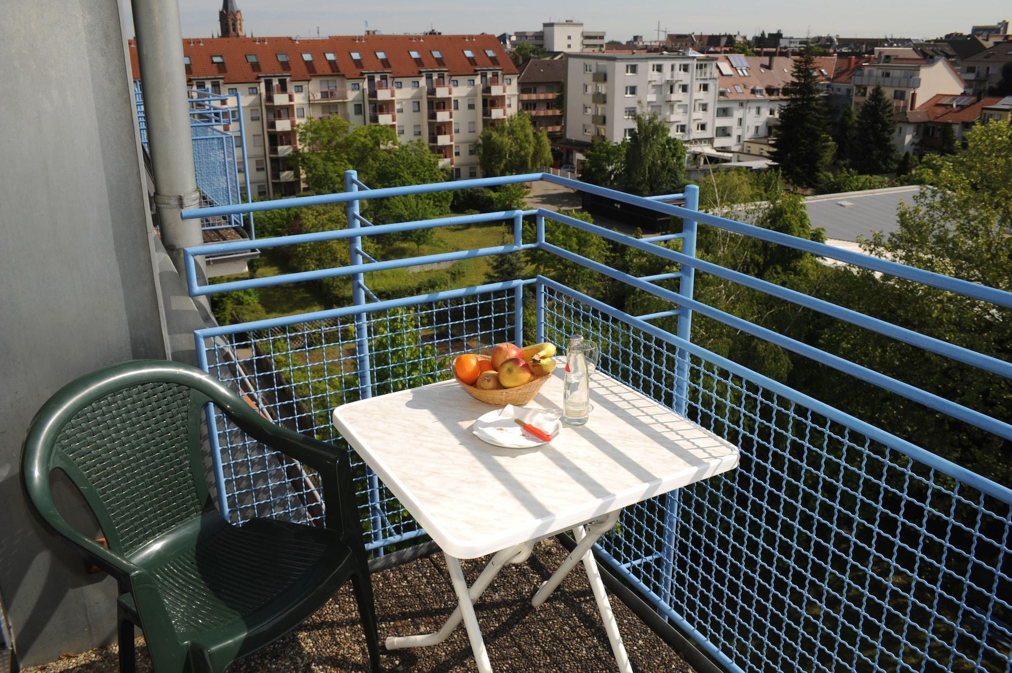 Acora Karlsruhe Zentrum Living The City - Apartments Exterior foto